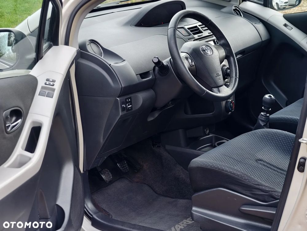 Toyota Yaris 1.33 Premium - 5