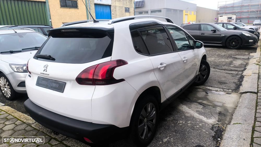 Peugeot 2008 1.6 BlueHDi Style - 3