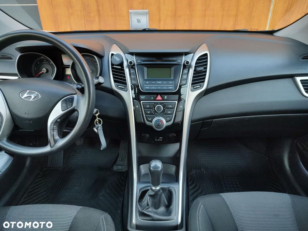 Hyundai i30 1.6 CRDi Classic + - 8