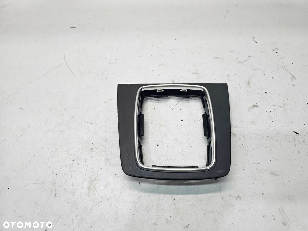 RAMKA MIESZKA ZMIAN BIEGÓW AUDI A4 B6 B7 8E0864261A - 1