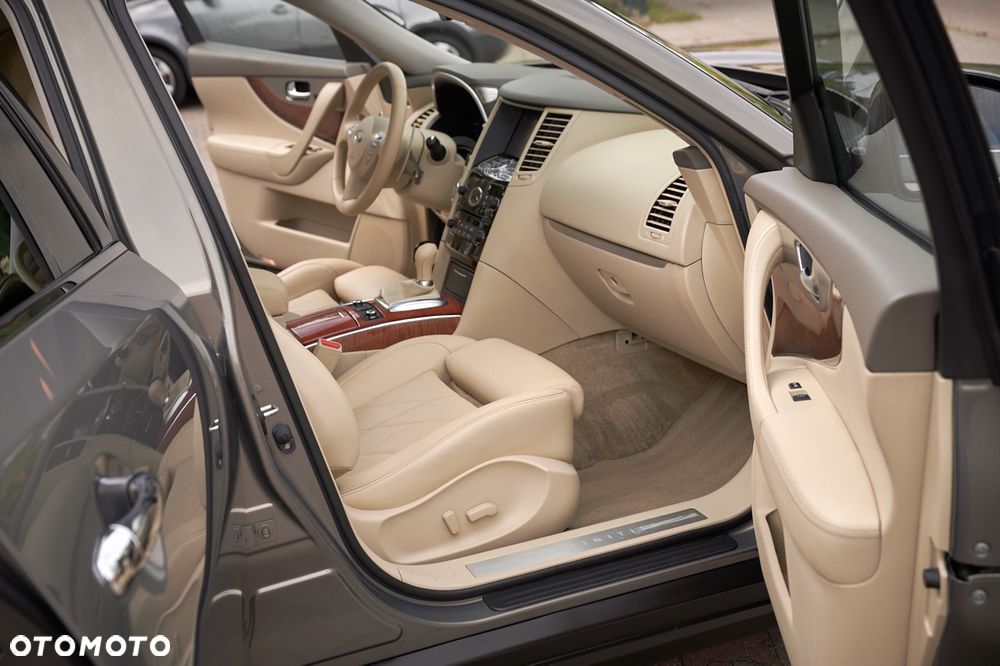 Infiniti QX70 3.0d S - 22