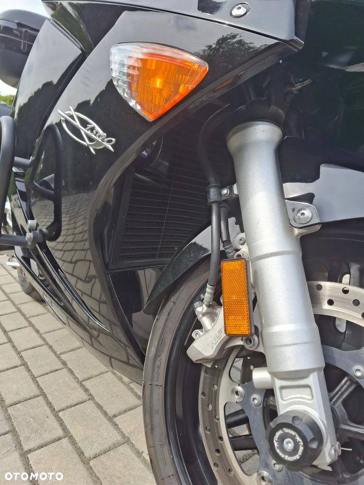 Yamaha FJR - 24