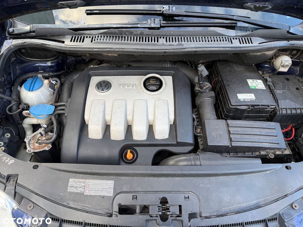 Volkswagen Touran 1.9 TDI Highline DSG - 5