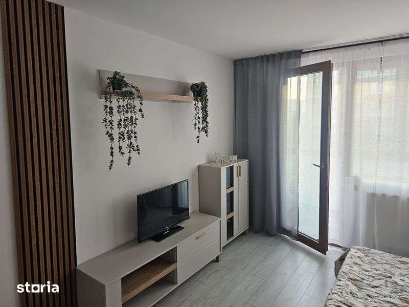 Închiriez studio cu 44 m² — fotografia 1
