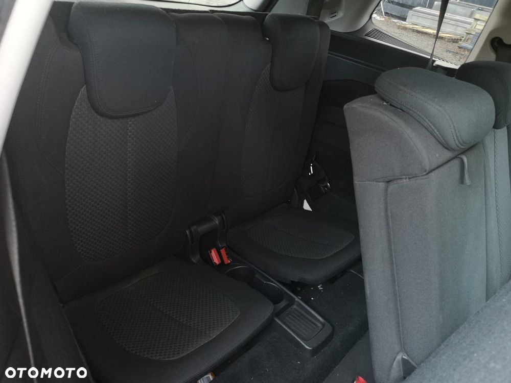 BMW Seria 2 218d Sport Line - 28