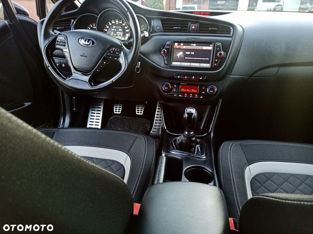 Kia Ceed 1.6 CRDi GT Line - 14