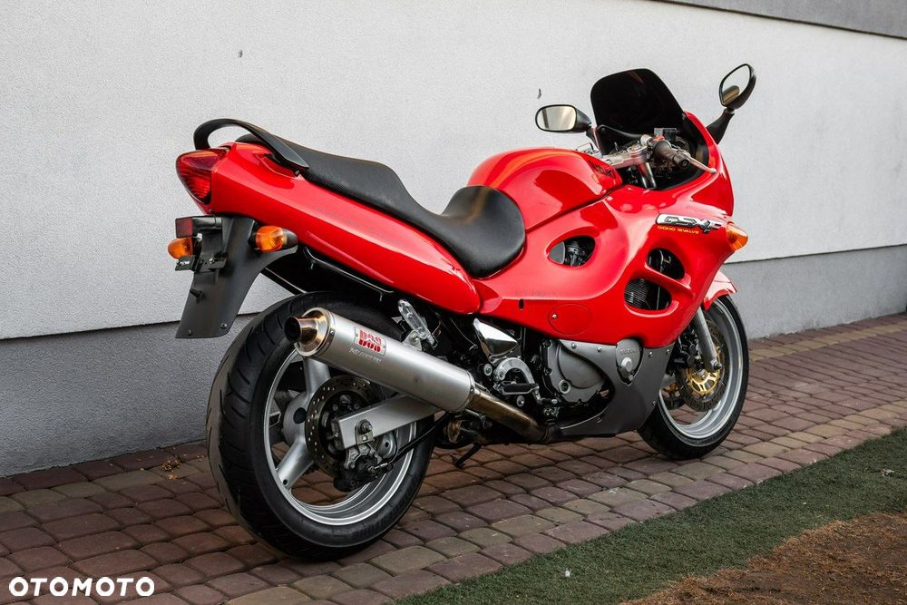 Suzuki GSX - 3