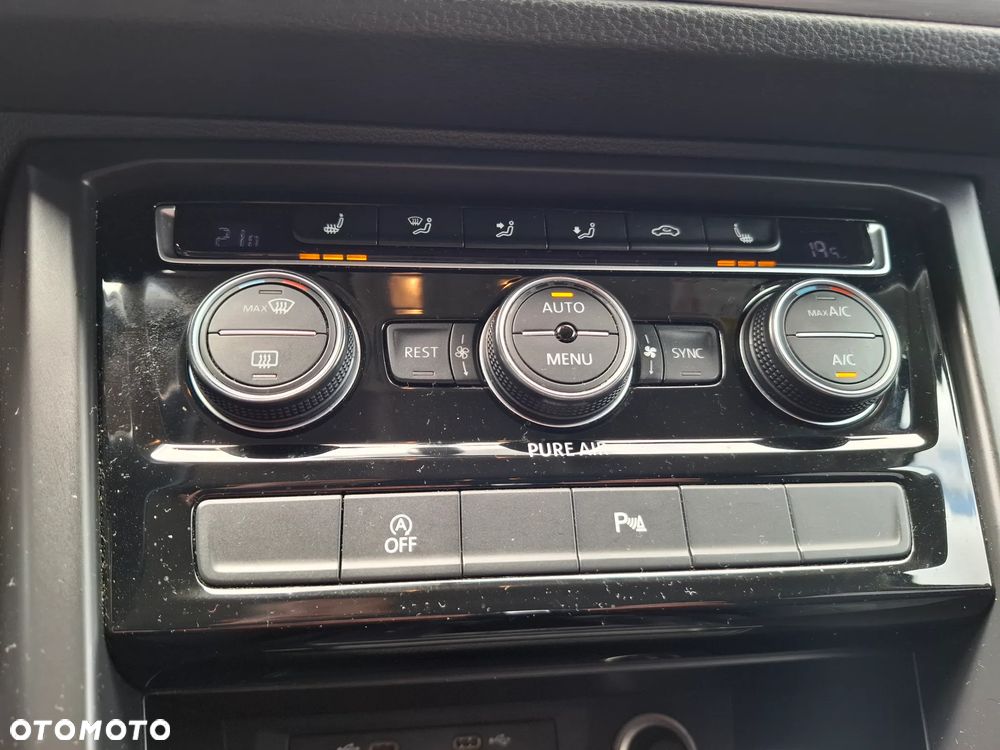 Volkswagen Touran - 15
