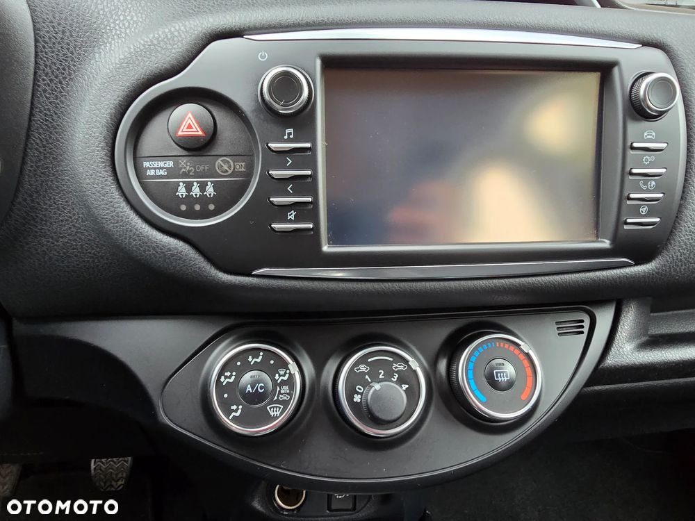 Toyota Yaris 1.5 Dynamic - 14