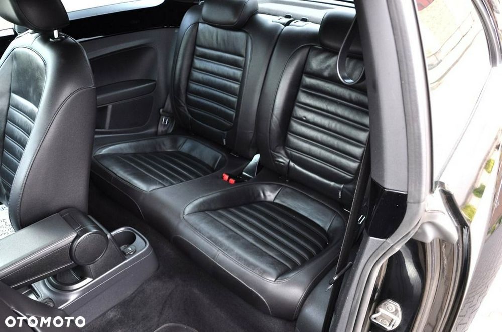 Volkswagen New Beetle - 24