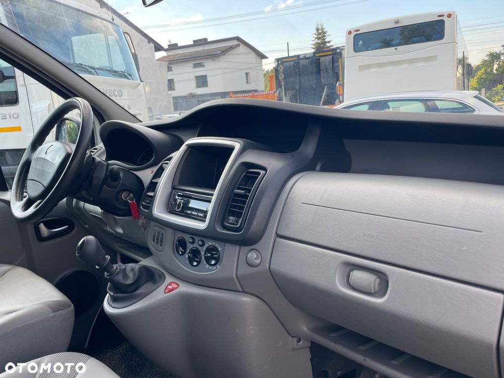 Renault Trafic Passenger Expression - 22