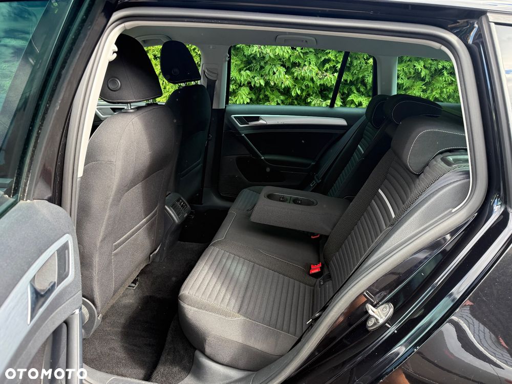 Volkswagen Golf 1.6 TDI BlueMotion Technology Cup - 16