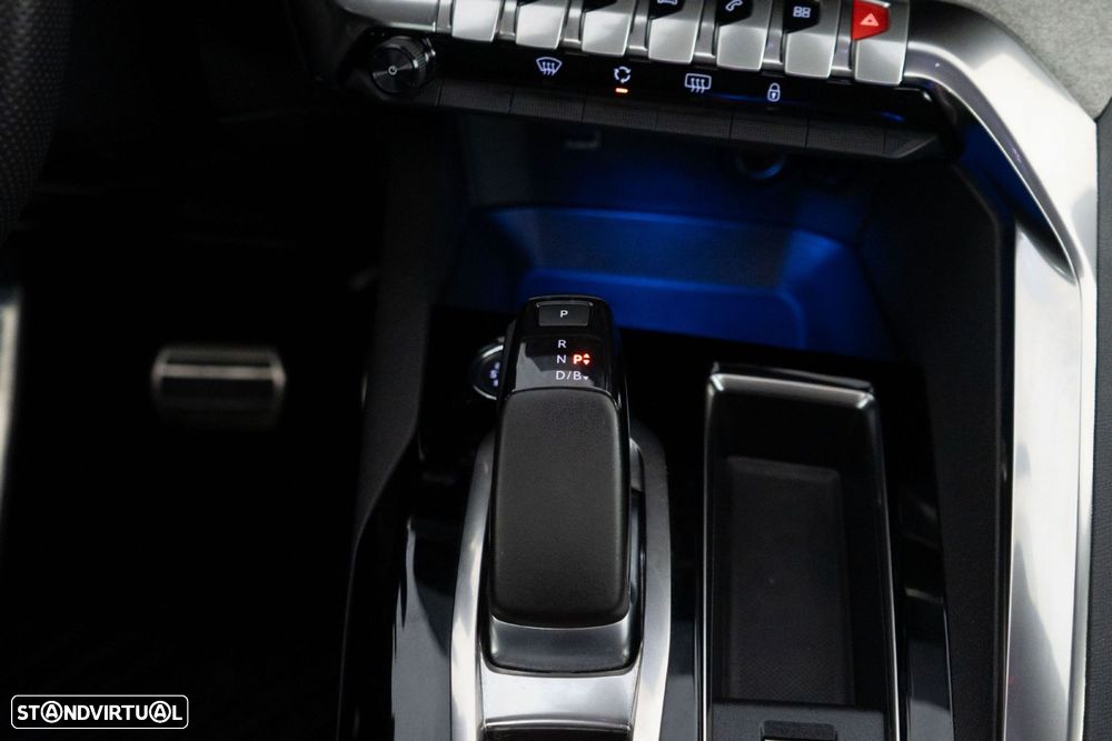 Peugeot 3008 1.6 Hybrid4 GT e-EAT8 - 28