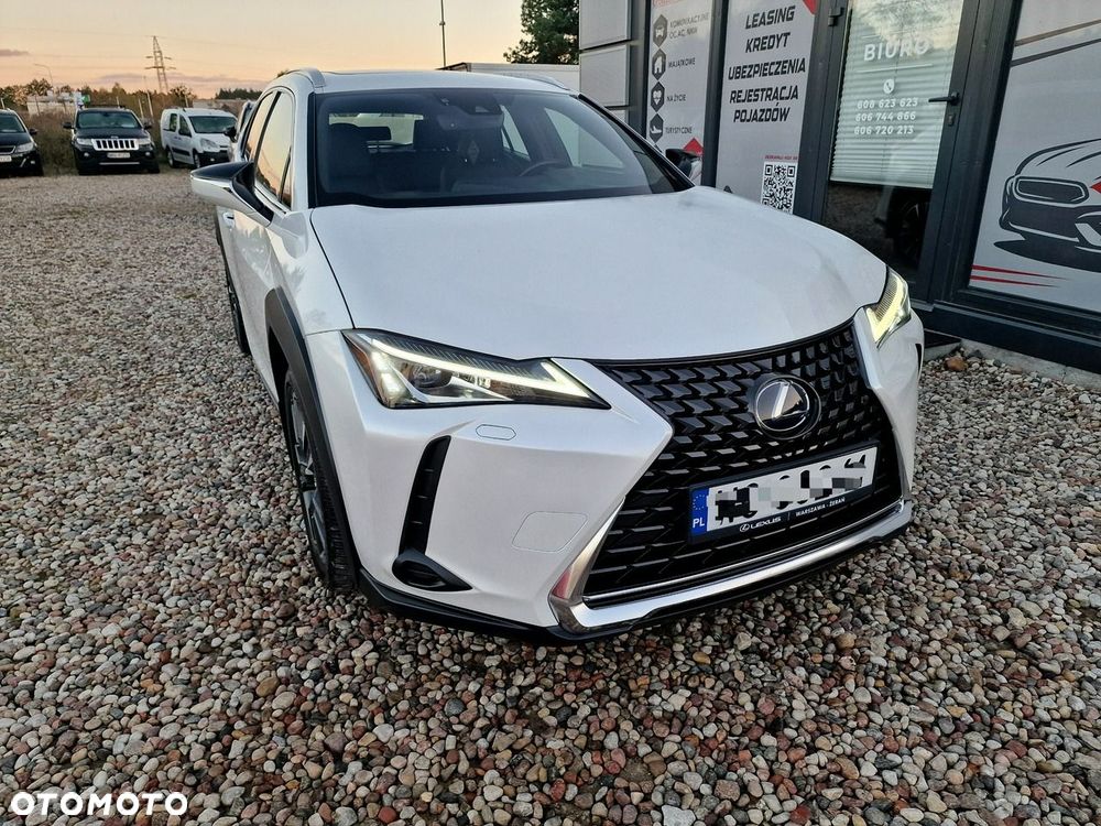 Lexus UX - 4