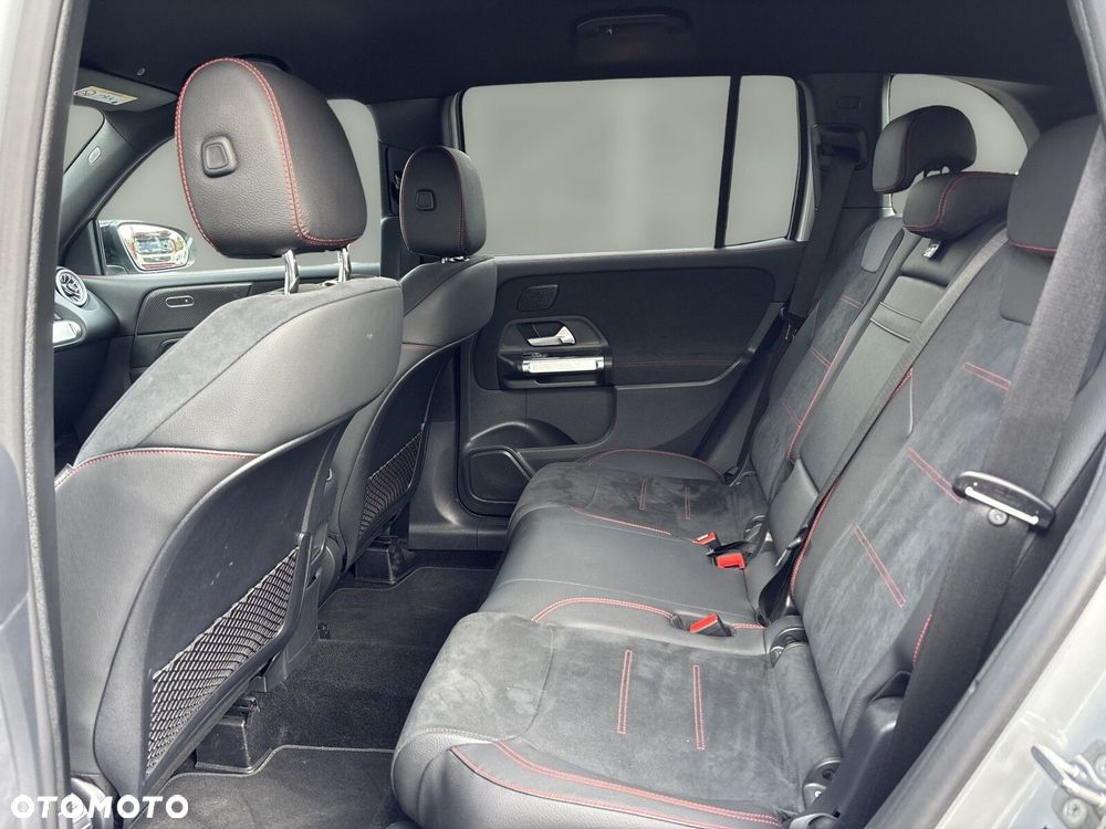 Mercedes-Benz GLB - 24