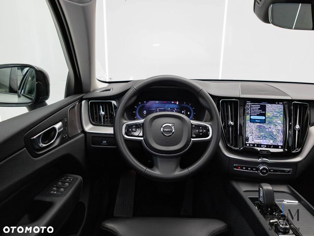 Volvo XC 60 B4 D AWD Plus Dark - 20