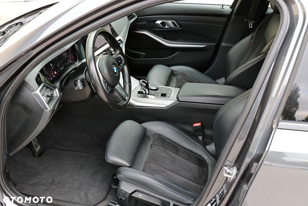 BMW Seria 3 320d Touring M Sport - 24