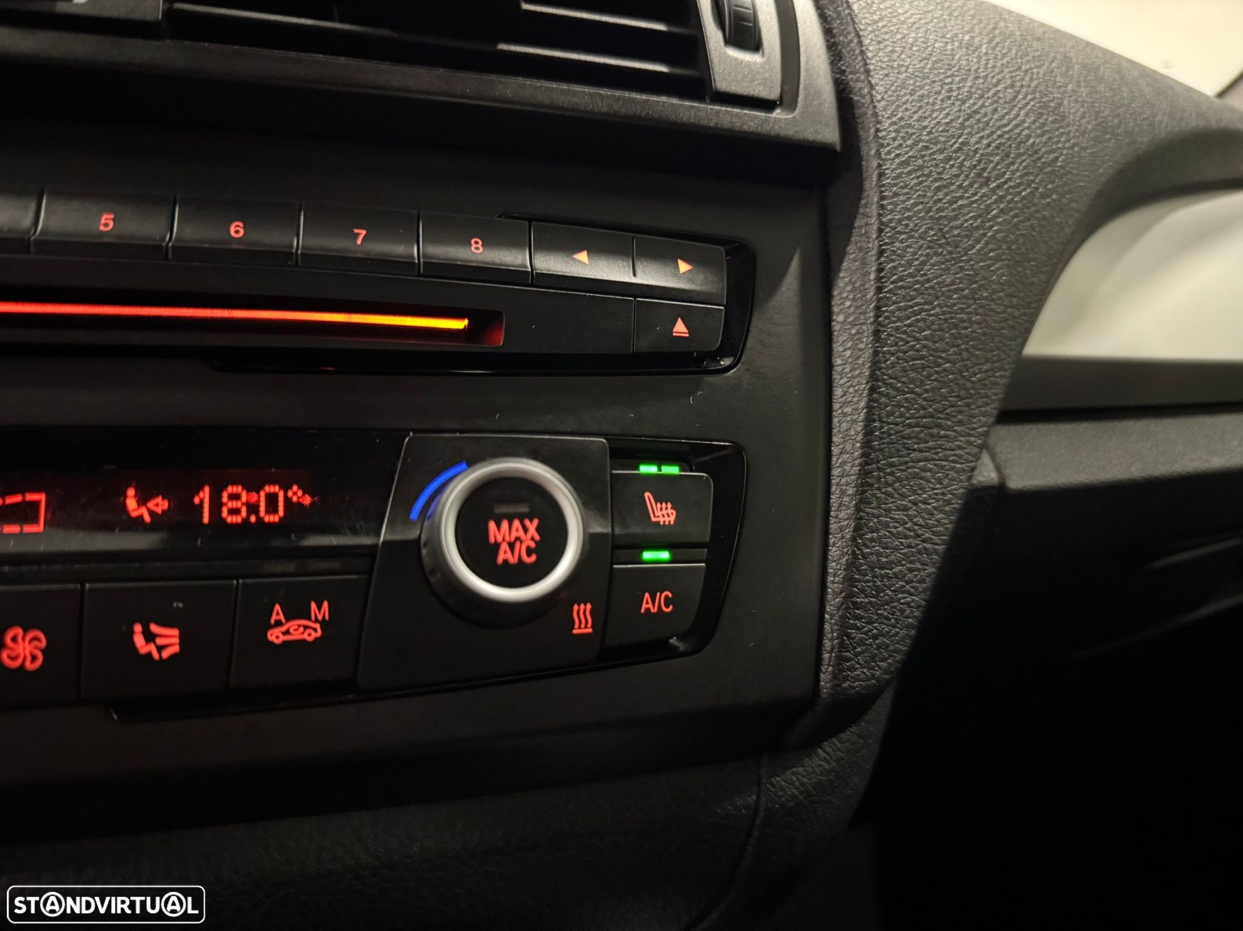 BMW 118 d Line Urban - 38