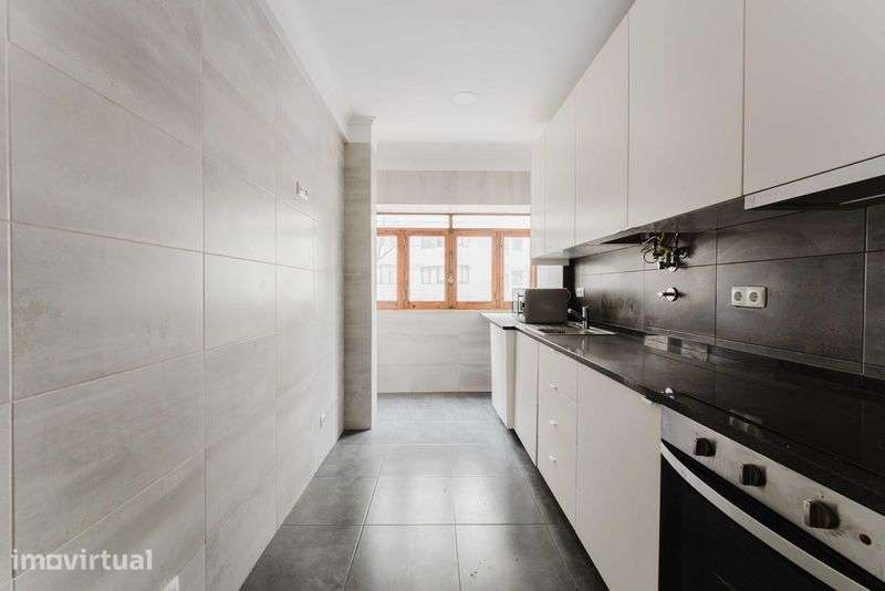 T5 com elevador | 145 m² | Metro da Quinta das Conchas - Grande imagem: 5/12