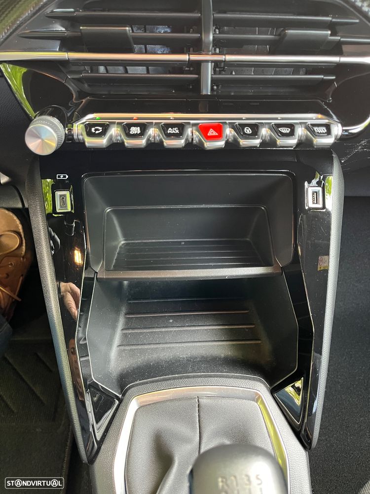 Peugeot 2008 1.2 PureTech Active Pack - 14