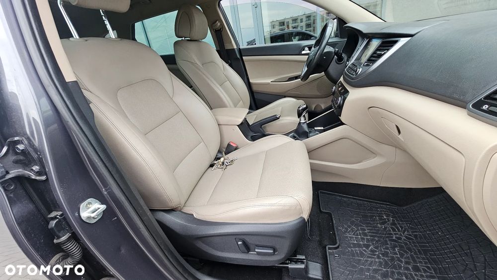 Hyundai Tucson blue 1.6 GDi 2WD Navi - 6