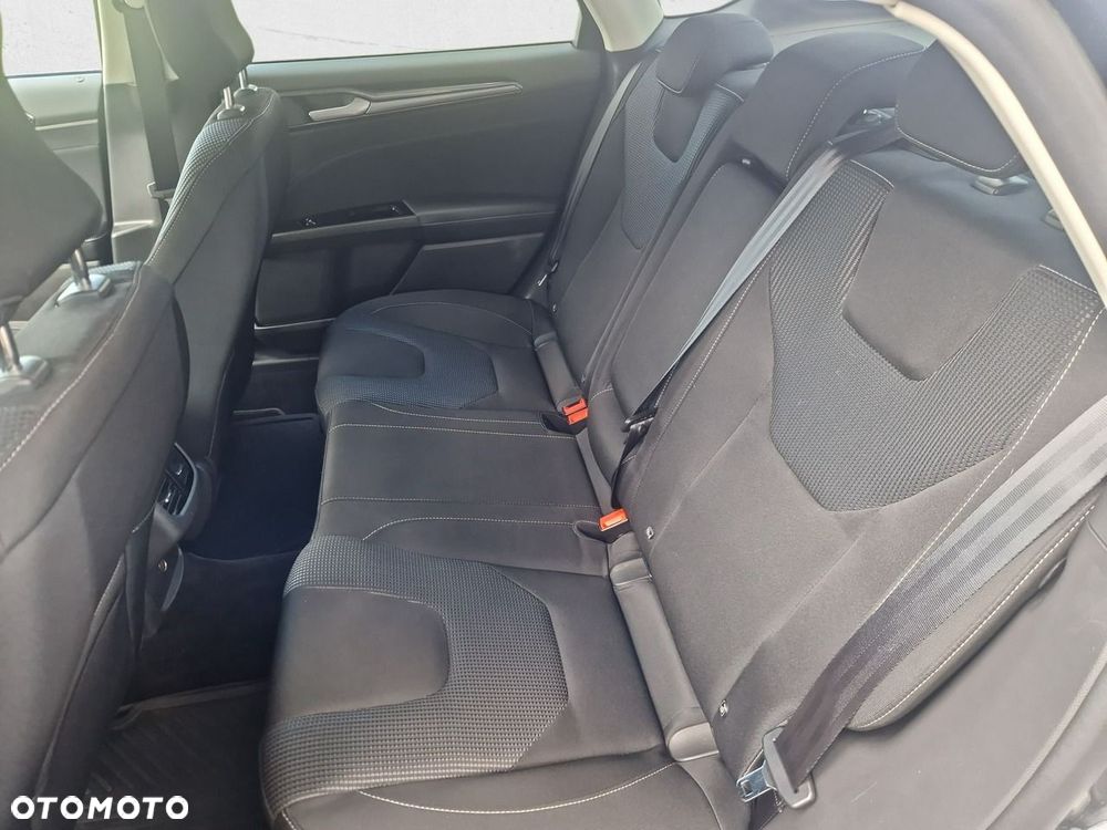 Ford Mondeo - 22