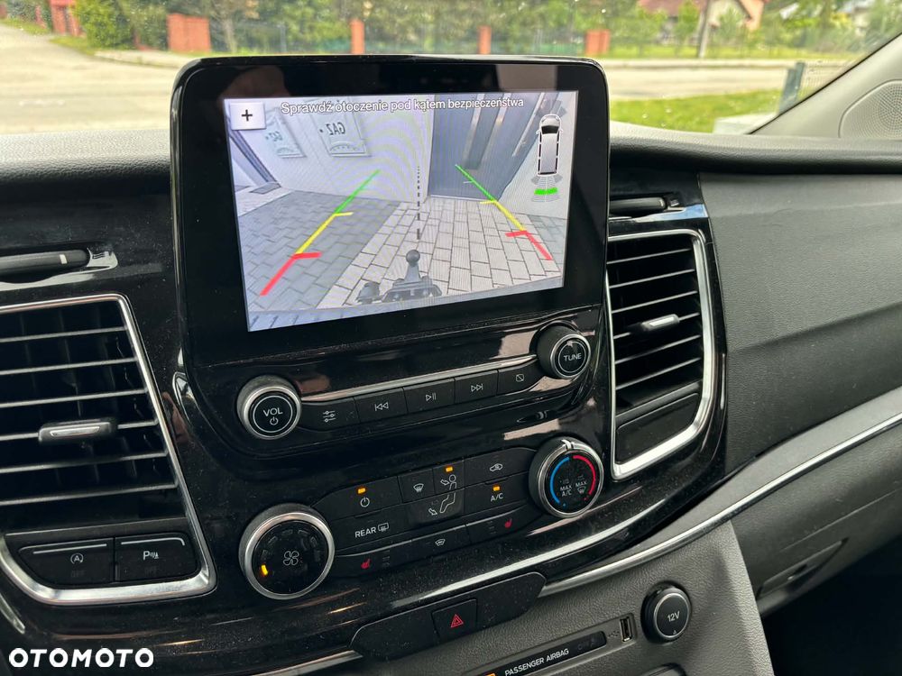Ford Tourneo Custom 2.0 TDCi L2 Titanium SelectShift - 32