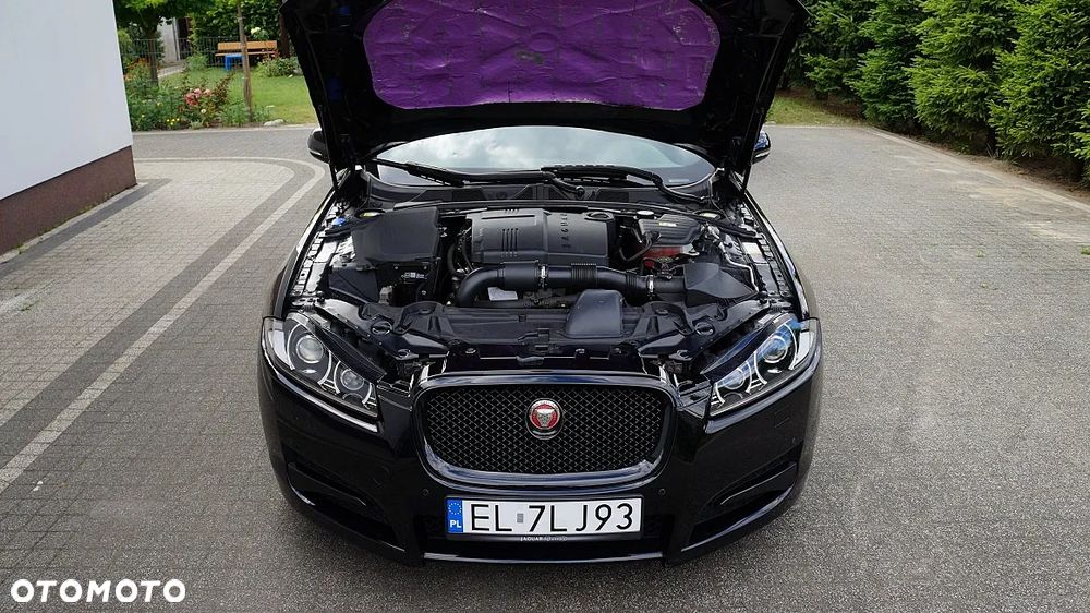 Jaguar XF 2.2 D R-Sport - 9