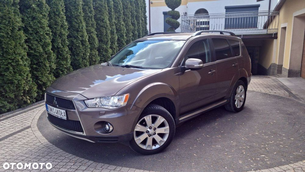Mitsubishi Outlander - 2