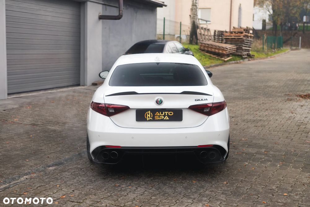Alfa Romeo Giulia - 15