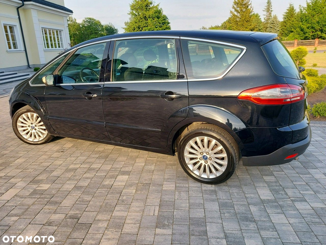 Ford S-Max - 13