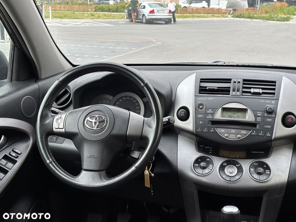 Toyota RAV4 2.2 D-4D 4x4 - 26