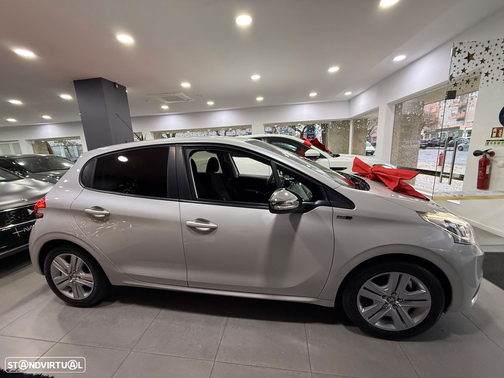 Peugeot 208 1.2 PureTech Style - 25