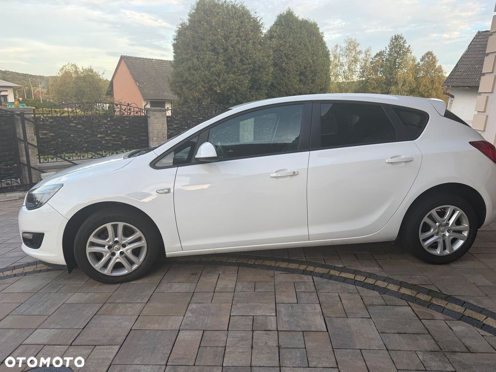 Opel Astra 2015 photo 3