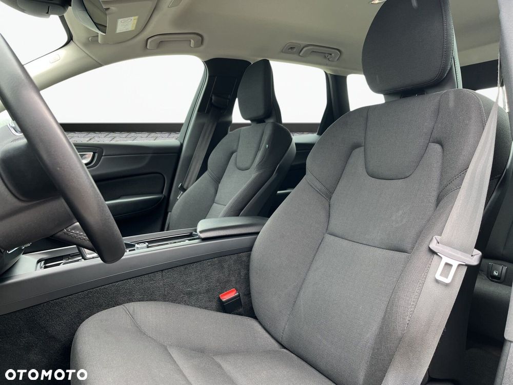 Volvo XC 60 B4 B Momentum - 13