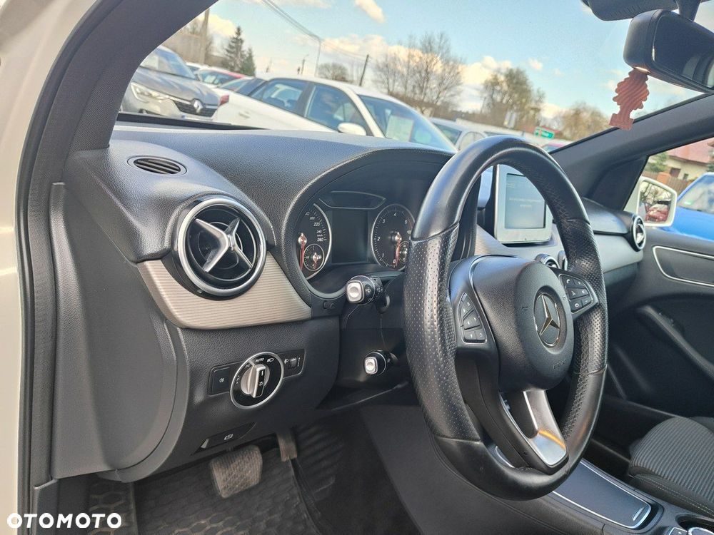 Mercedes-Benz Klasa B 180 d 7G-DCT Edition - 14