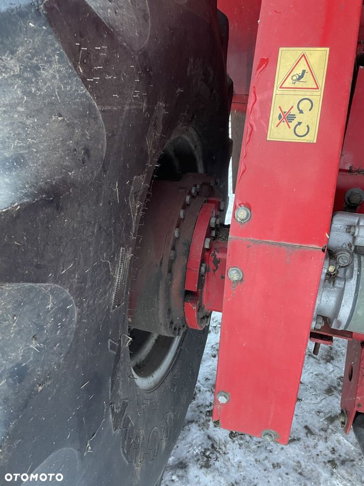 Massey Fergusson MF 30 - kombajn - części kabina sieczkarnia koła most zwolnica - 5