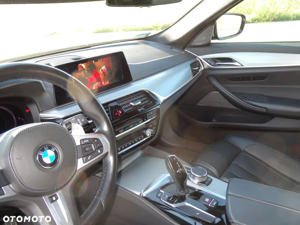 BMW Seria 5 M550d xDrive Touring - 15
