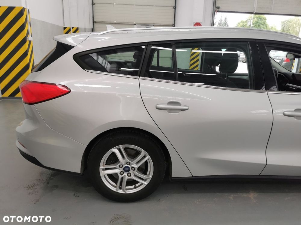 Ford Focus 1.0 EcoBoost Connected - 6