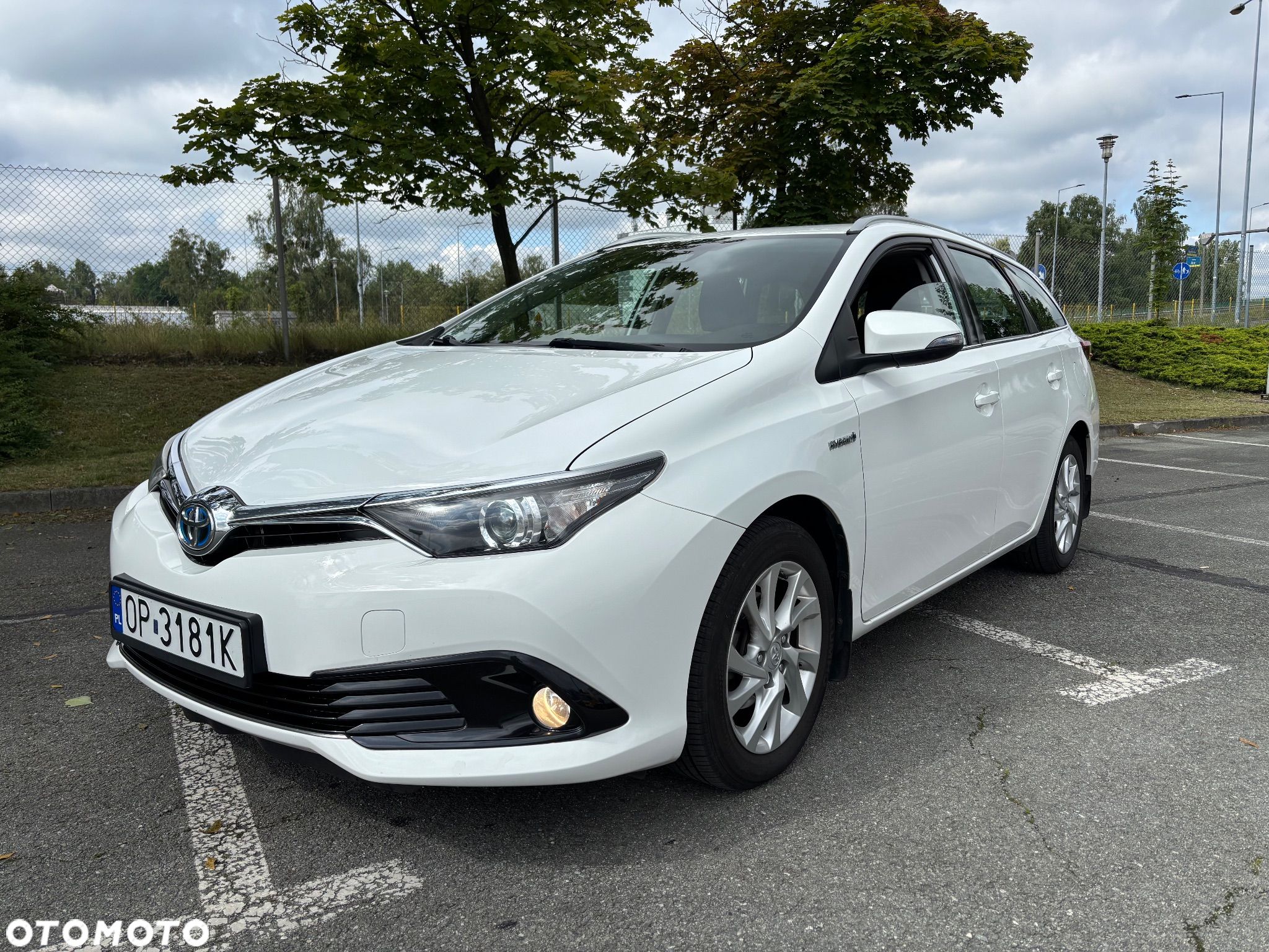 Toyota Auris Hybrid 135 Premium - 1