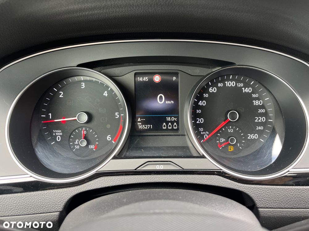 Volkswagen Passat - 17