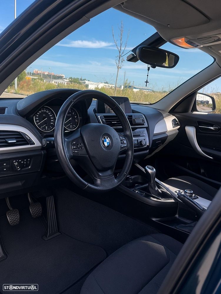 BMW 116 i — fotografia 8