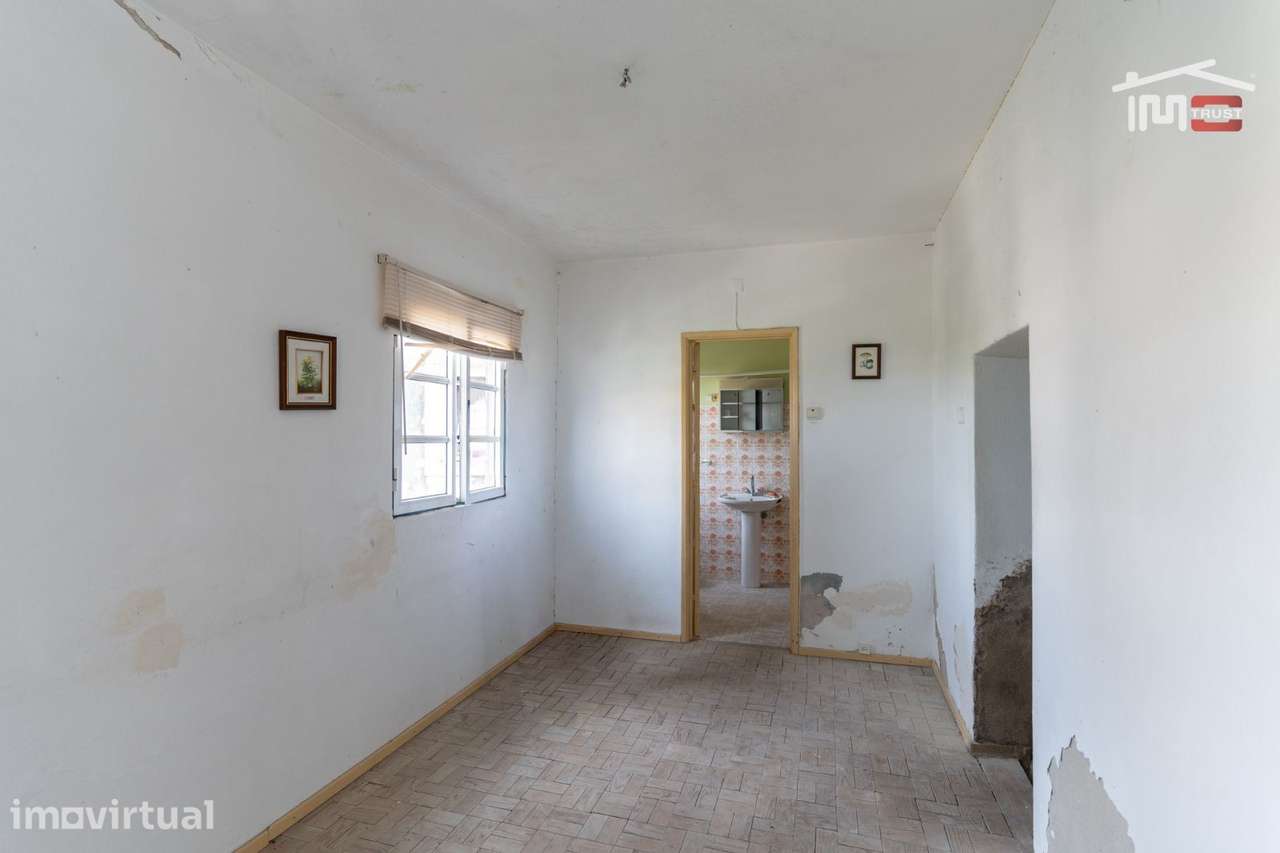 Moradia T3 para recuperar - Alburitel - Grande imagem: 3/15