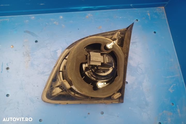 Lampa / Tripla stop dreapta pe hayon 5M0945093M Volkswagen VW Golf 5 - 3