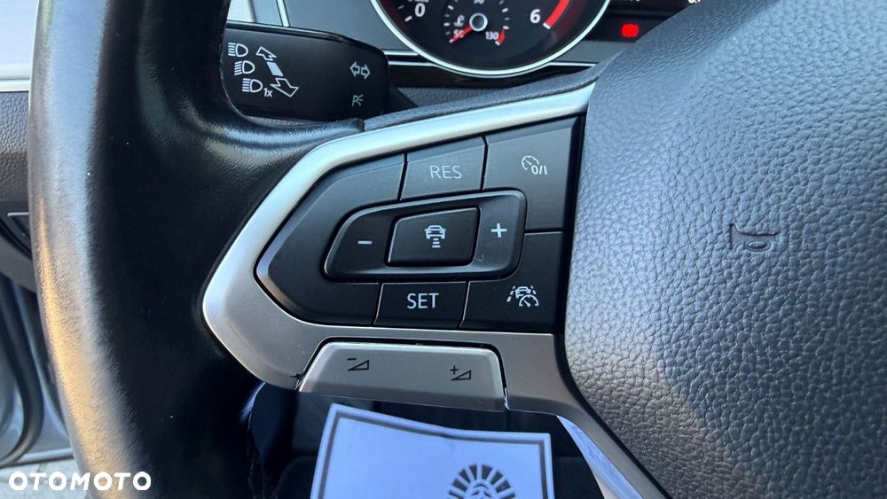 Volkswagen Passat - 36