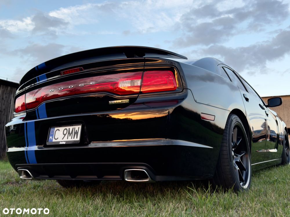 Dodge Charger - 4