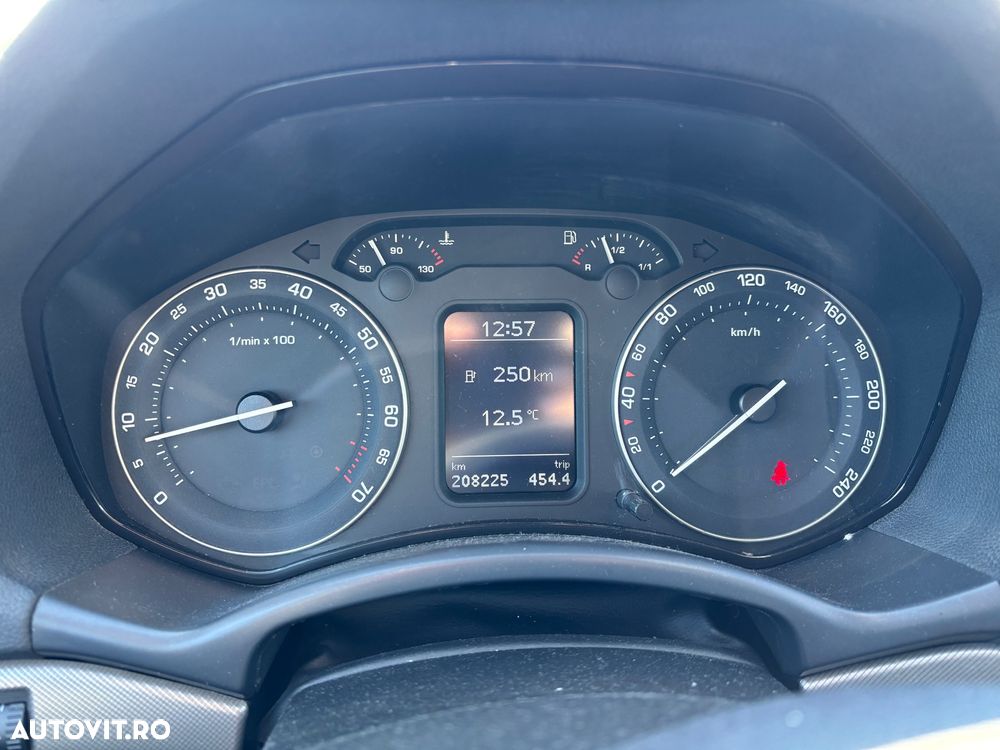 Skoda Octavia 1.6 FSI Ambiente - 15