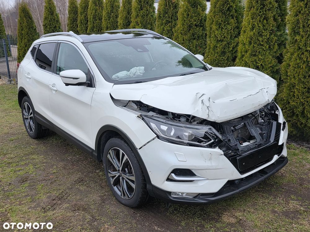Nissan Qashqai 1.6 DCi Xtronic TEKNA - 2