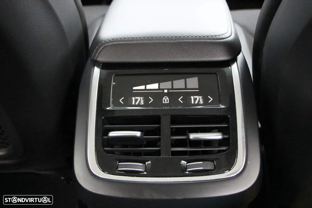 Volvo XC 60 2.0 D4 Momentum Geartronic - 15