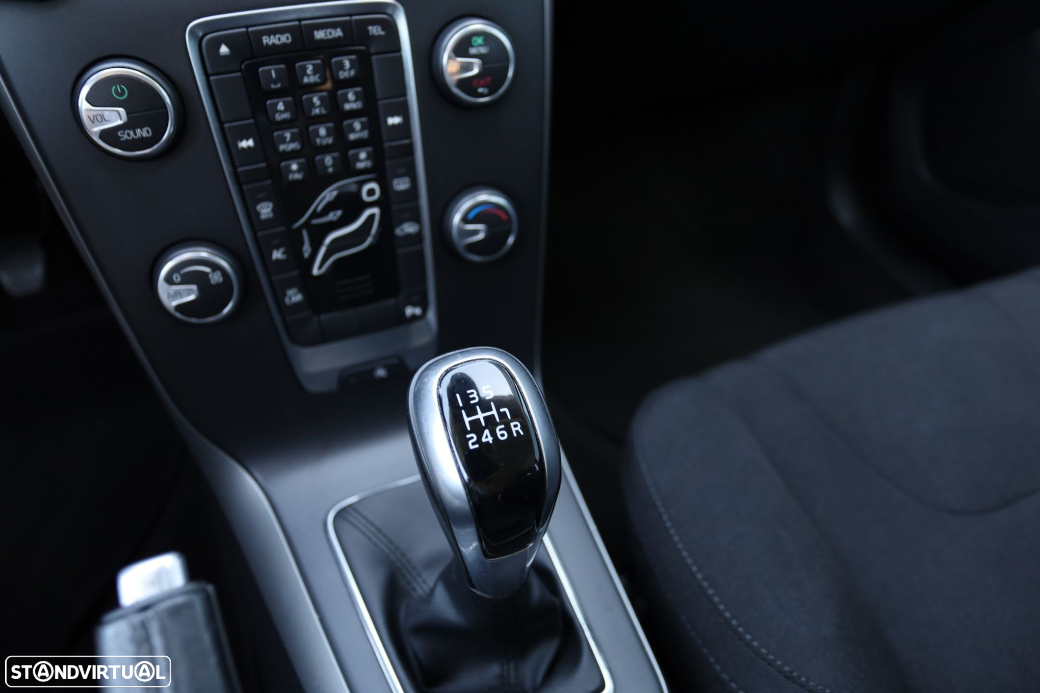 Volvo V40 2.0 D2 Momentum - 8